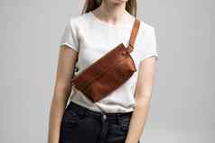 女孩白色上衣皮革棕色（的）手工制作的袋肩膀设计师棕色（的）香蕉袋女人工作室舒适的小袋走