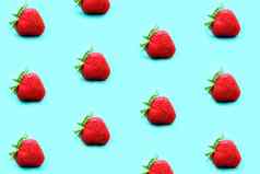 色彩斑斓的草莓模式色彩斑斓的背景前视图