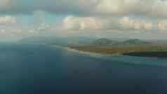 热带岛屿海滩蓝色的海巴拉巴克巴拉望省菲律宾