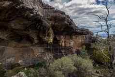 视图土著居民的洞穴栅栏澳大利亚