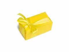 矩形盒子礼物包装黄色的纸系丝绸黄色的丝带