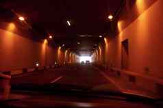 车开车隧道高速公路隧道光结束