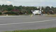 KOH寒岛泰国6月白色飞机飞行着陆机场跑道曼谷航空公司公司异国情调的旅游度假胜地假期旅行运输概念