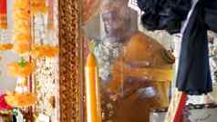 KOH寒岛泰国7月什么基里wongkaram佛教寺庙木乃伊身体和尚黄金叶异国情调的传统存储文物圣人死冥想