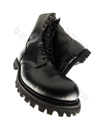 超宽角视图一对黑色的皮革英寸军事战斗靴子孤立的白色背景