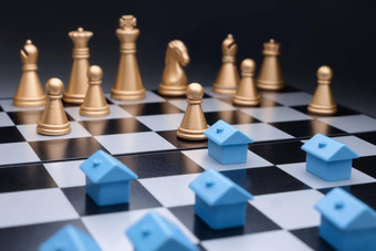 蓝色的微型房子财产发展策略规划国际象棋董事会财产管理模型房子真正的房地产业务策略游戏国际象棋财产首页抵押贷款市场营销计划竞争
