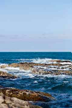 蓝色的海水石头岩石亚得里亚海海海岸