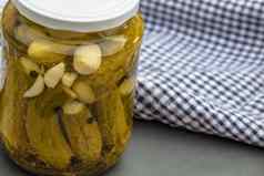 关闭玻璃Jar泡菜孤立的保存食物概念罐头蔬菜孤立的乡村作文