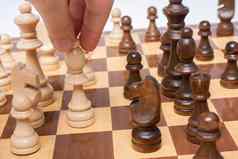 手使移动木国际象棋块国际象棋