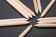 集彩色的铅笔彩色的铅笔画颜色