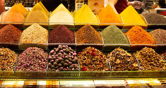 色彩斑斓的香料土耳其大香料集市伊斯坦布尔火鸡