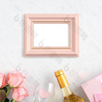 礼品盒粉红色的玫瑰母亲的一天假期问候设计概念