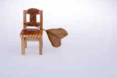心形状减少干叶把模型椅子秋天背景