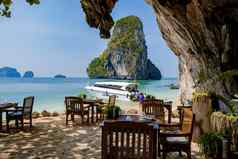 晚餐表的限度海滩莱利海滩美丽的背景朗足够岛泰国甲米