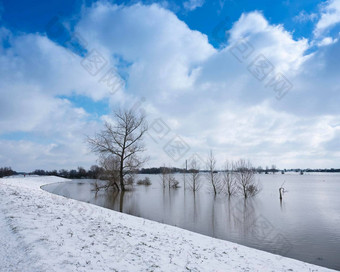 树水<strong>洪水</strong>飞机<strong>洪水</strong>河莱茵库伦堡荷兰蓝色的天空