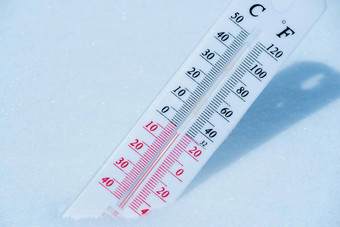 温度计谎言雪冬天显示负温度气象条件严厉的气候冬天低空气环境温度冻结冬季阳光明媚的冬天