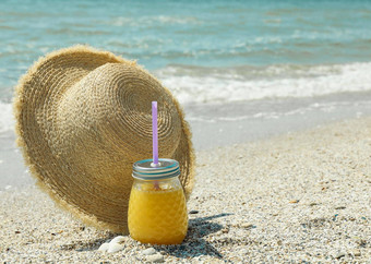 稻草他橙色汁海边空间文本夏天假期背景