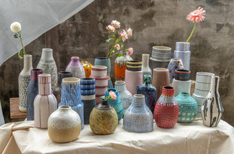 花束花手工制作的各种各样的<strong>陶瓷花瓶</strong>印花棉布的变形表格布