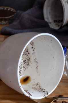 脏咖啡杯飞碟咖啡杯子