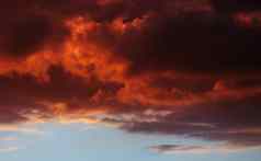 《暮光之城》色彩斑斓的天空云