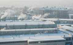 工厂烟囱吸烟冬天季节概念空气污染环境污染工业浪费