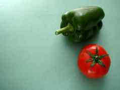 成熟的蔬菜红色的番茄绿色贝尔胡椒