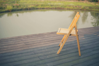 木椅子<strong>阳台阳台</strong>天井池塘