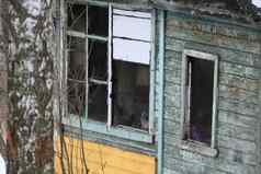 被遗弃的木房子房子村窗户