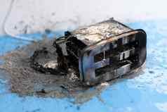 烤面包机火家庭电设备火危害