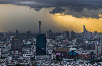 美丽的城市视图曼<strong>谷雨</strong>日落