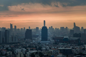 曼谷市中心城市景<strong>观摩</strong>天大楼晚上给城市现代风格