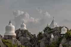 宝塔前悬崖高山chaloem普拉基亚特帕拉科姆克劳拉查努森寺庙什么他在说克鲁特登