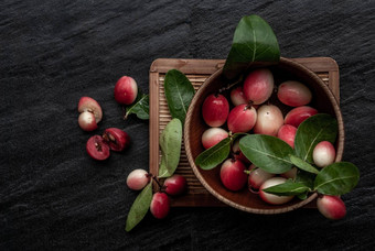 bengal-currantscarandas -plum卡隆达水果假虎刺属carandas酸味道水果木杯柳条