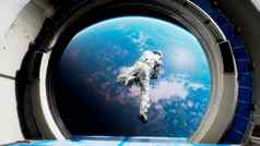 宇航员跳跃宇宙飞船外空间呈现