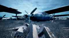 被遗弃的摧毁了飞机场很多生锈的被遗忘的破碎的飞机呈现