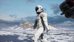 astronaut-scientist研究不寻常的地球覆盖冰雪呈现