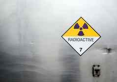 辐射警告标志危险的货物运输标签类容器运输卡车