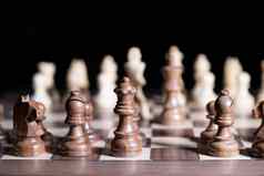 国际象棋游戏白色黑色的块战斗胜利中央数字焦点