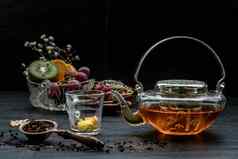 玻璃新鲜酿造水果Herbal茶