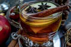 玻璃新鲜酿造水果Herbal茶