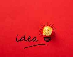 有创意的的想法灵感的想法创新概念皱巴巴的纸光灯泡