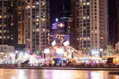 1月迪拜阿联酋美丽的视图照亮地址酒店露天市场巴哈尔迪拜购物中心建筑捕获迪拜购物中心大道迪拜阿联酋