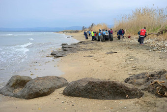 海滩塑料集合一天保护托雷弗拉维亚受保护的区域意大利