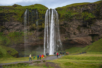 美丽的洞穴内部塞里雅兰瀑布瀑布南冰岛夏天时间