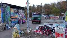 斯德哥尔摩斯诺萨特拉10月被遗弃的绿色卡车广场大都会区
