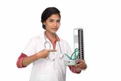 肖像女人医生血压力仪器听诊器白色背景