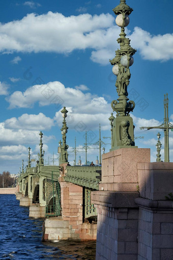 <strong>俄罗斯</strong>彼得堡片段三一桥neva河