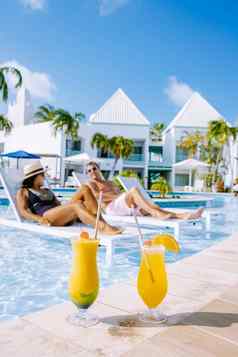 奢侈品度假胜地游泳池棕榈海滩阿鲁巴岛