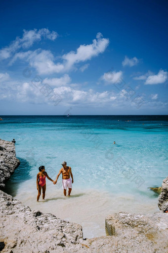 三trapi步骤三倍步骤海滩阿鲁巴岛完全空受欢迎的海滩当地人游客水晶清晰的海洋阿鲁巴岛