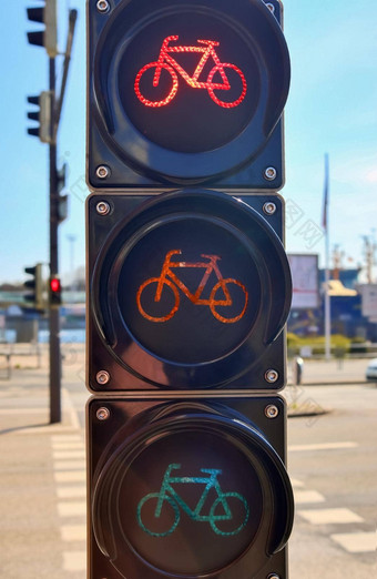 绿色红色的交通灯行人<strong>自行车</strong>